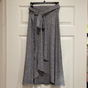 Flowy Gap Midi Skirt